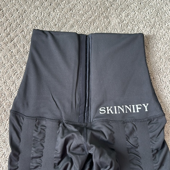 Skinnify Black High-Waisted Leggings - Picture 3 of 6